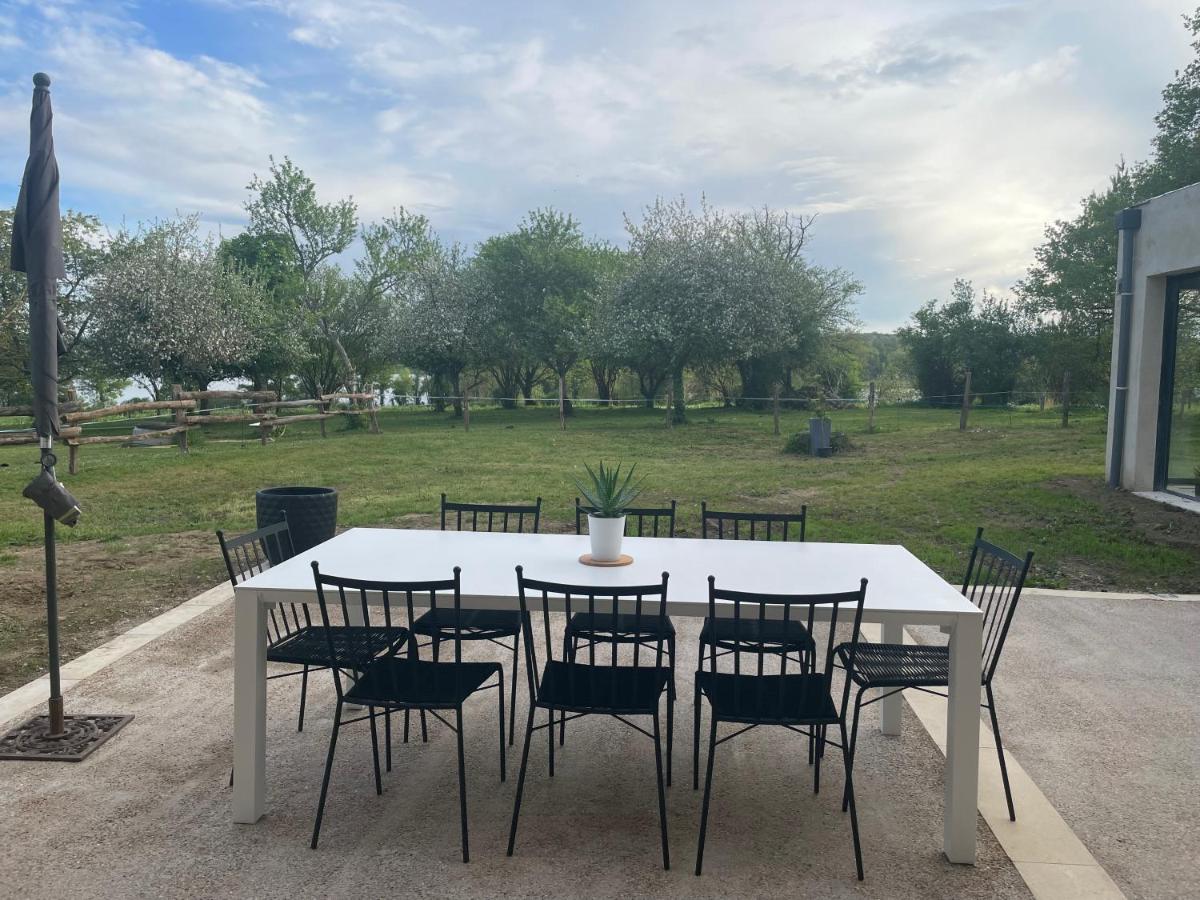 Gite A La Campagne Au Bord D'Un Lac 8 Personnes Saint-Quentin-sur-Charente Ngoại thất bức ảnh